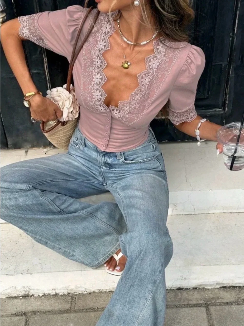 CONTRAST LACE V-NECK PUFF SLEEVES BLOUSE